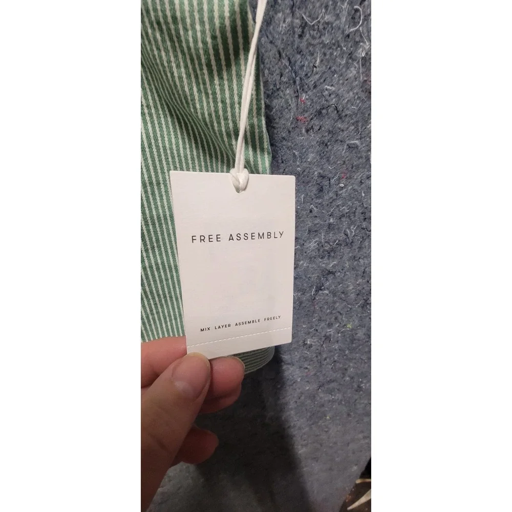 Free Assembly Women's/Unisex button Front Vest/Top Stripe Green/White L NWT
